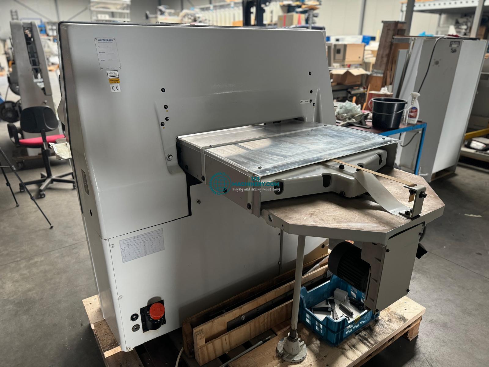 Wohlenberg 76 cut-tec papercutter